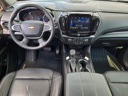 Used 2023 Chevrolet Traverse LT image 20