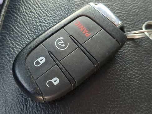 Certified 2019 Jeep Compass Limited image 33