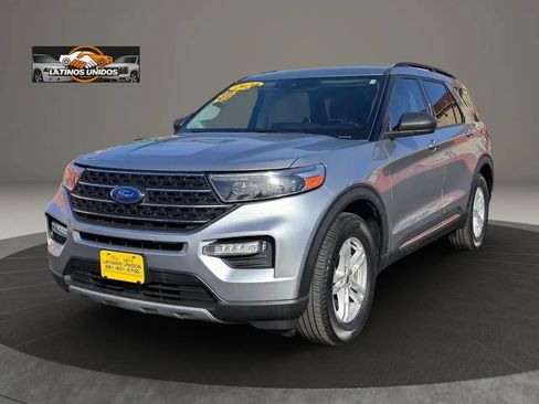 Used 2020 Ford Explorer XLT w/ Equipment Group 202A image 3