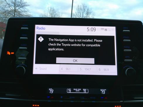 Used 2024 Toyota Sienna XLE image 25