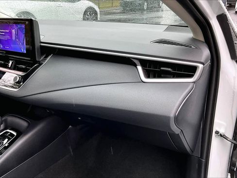 Used 2025 Toyota Corolla LE image 17