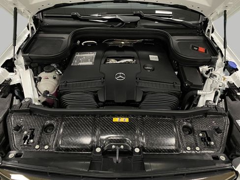 New 2026 Mercedes-Benz GLS 580 4MATIC image 13