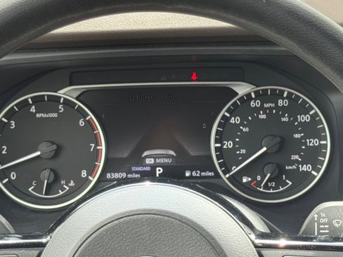 Used 2022 Nissan Rogue SV FWD image 14