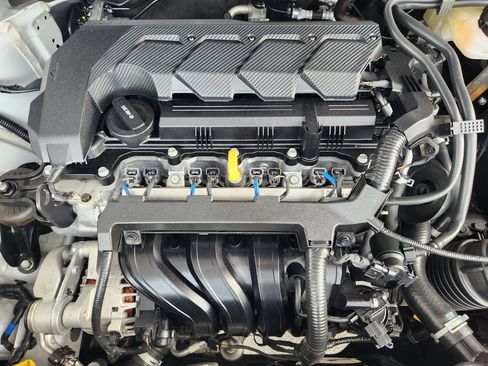 Used 2025 Hyundai Venue SEL FWD image 31