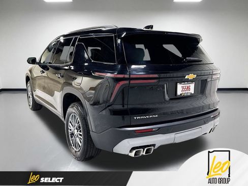 Used 2026 Chevrolet Traverse LT w/ LPO, Floor Liner Package FWD image 10