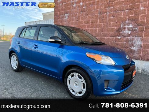 Used 2013 Scion xD FWD image 1