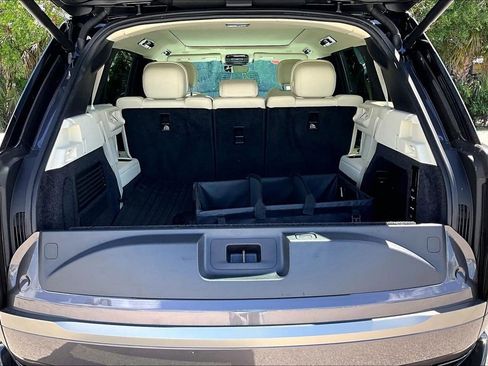 Used 2025 Land Rover Range Rover Long Wheelbase SE image 15