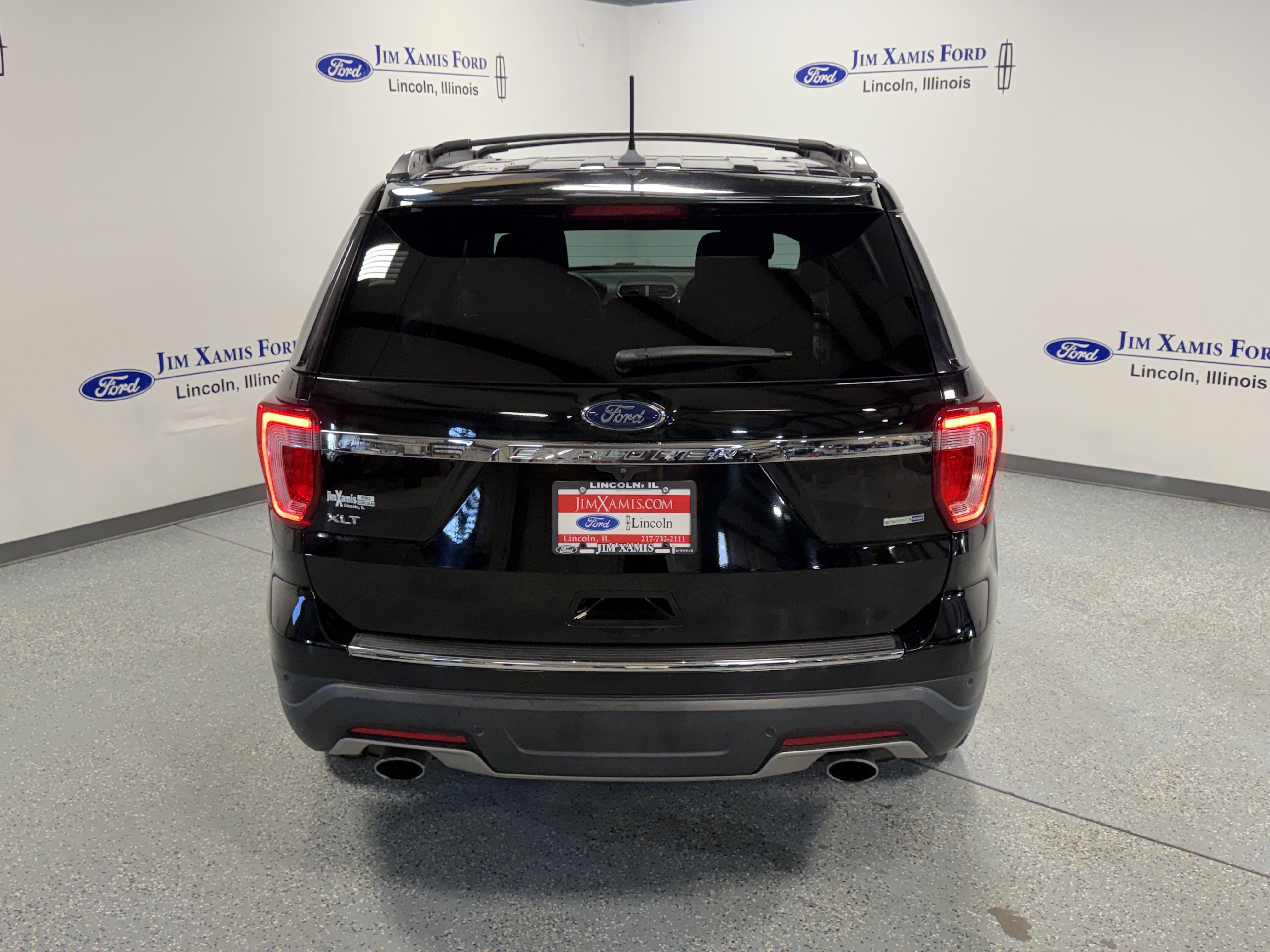 Used 2018 Ford Explorer XLT w/ Equipment Group 201A AWD/4WD image 32