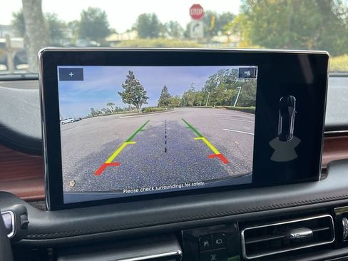 Used 2022 Lincoln Nautilus Reserve image 17