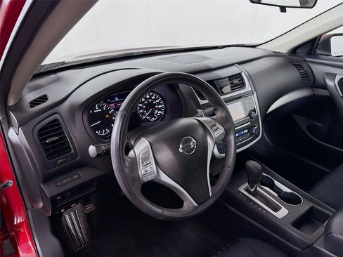 Used 2017 Nissan Altima 2.5 SV FWD image 16