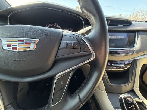 Used 2019 Cadillac XT5 AWD image 14