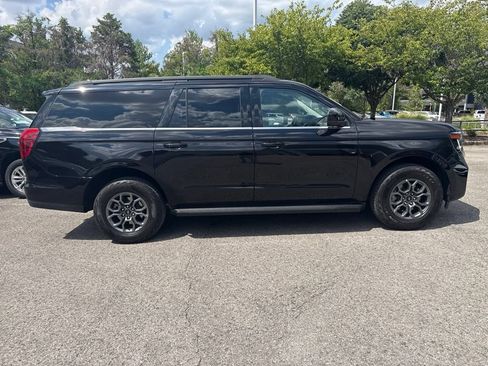 Used 2025 Ford Expedition Max Active AWD/4WD image 2