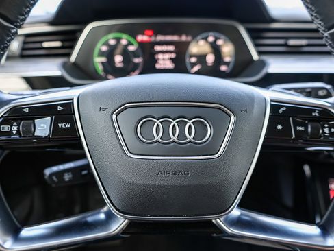 Used 2024 Audi Q8 e-tron Premium Plus w/ Premium Plus Package image 24