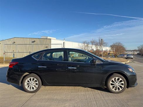 Used 2018 Nissan Sentra SV image 7