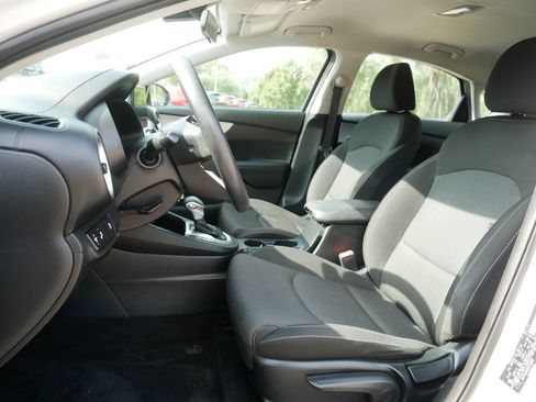 Certified 2024 Kia Forte LXS w/ LXS Technology Package FWD image 34