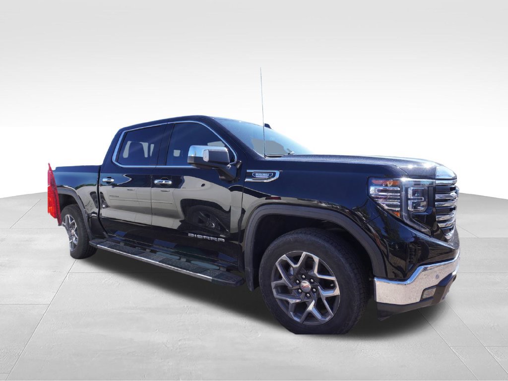 Used 2023 GMC Sierra 1500 SLT w/ SLT Premium Plus Package AWD/4WD image 3