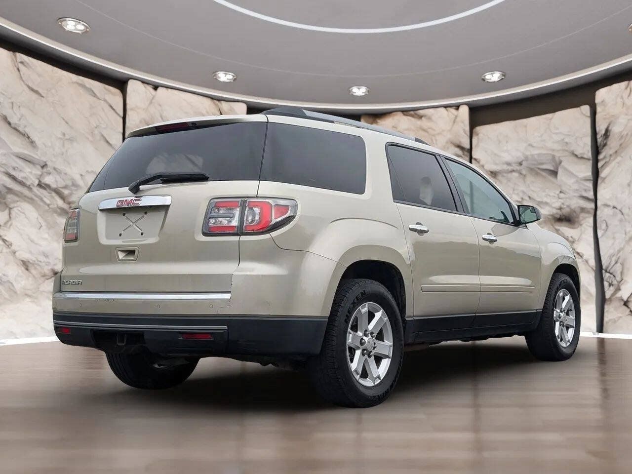Used 2013 GMC Acadia SLE FWD image 12