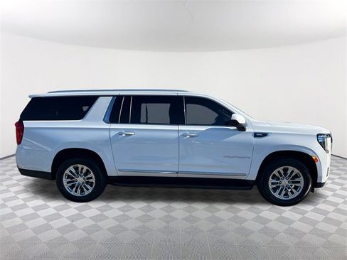 Used 2021 GMC Yukon XL SLT image 4