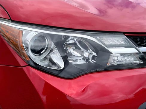 Used 2013 Toyota RAV4 XLE image 27