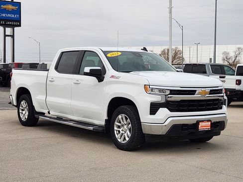 Used 2025 Chevrolet Silverado 1500 LT image 4