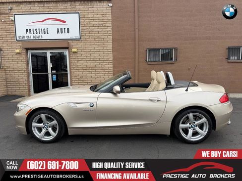 Used 2009 BMW Z4 sDrive30i image 3