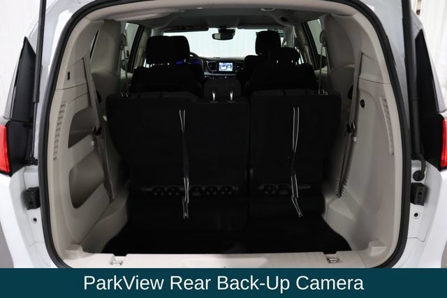 Used 2023 Chrysler Voyager LX FWD image 13