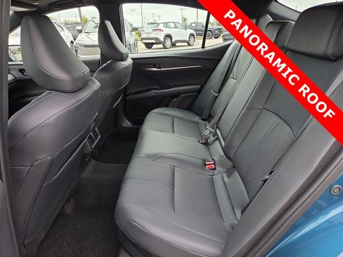 Used 2025 Toyota Camry XSE FWD image 10