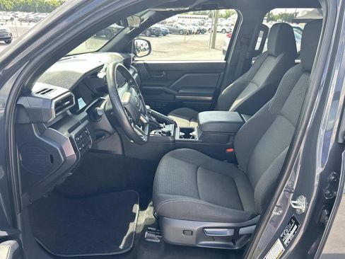 Used 2025 Toyota 4Runner SR5 AWD/4WD image 27