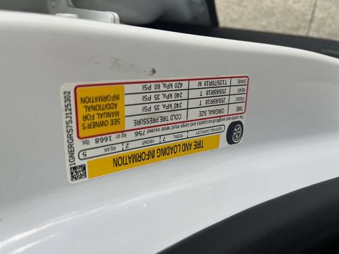 Used 2025 Chevrolet Traverse LT FWD image 24