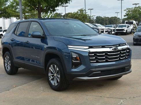 New 2027 Chevrolet Equinox LT w/ Convenience Package II FWD image 3