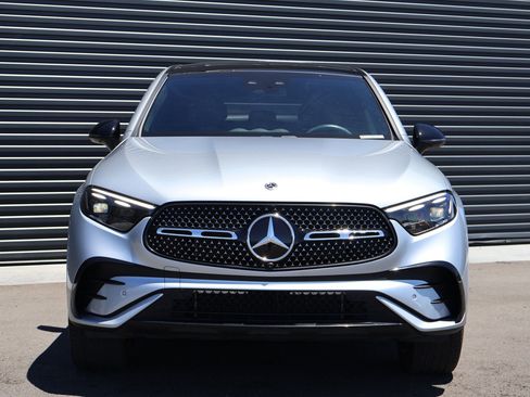 Used 2024 Mercedes-Benz GLC 300 4MATIC image 2