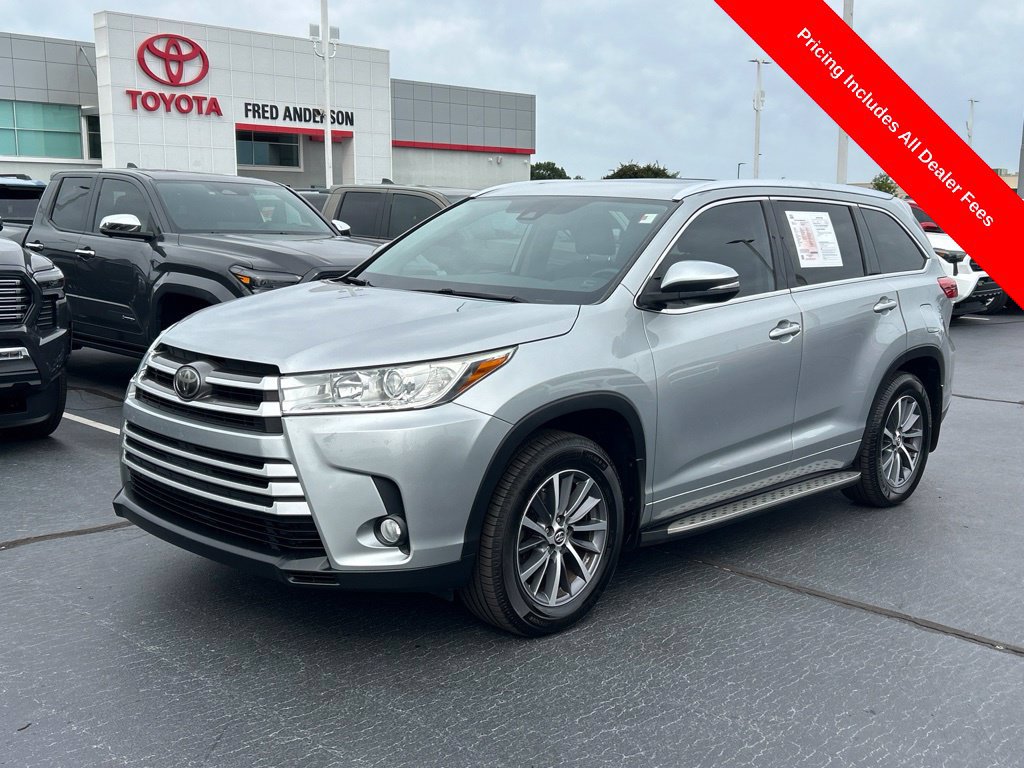 Used 2018 Toyota Highlander XLE AWD/4WD image 1