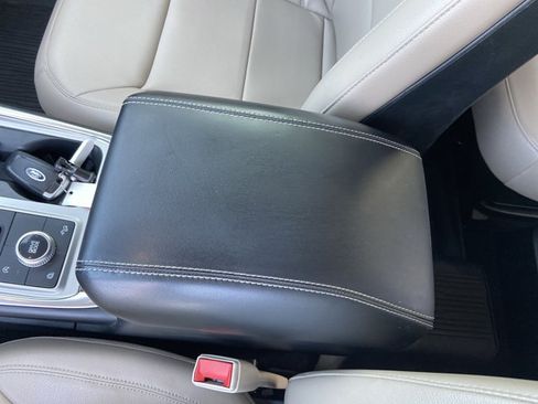 Used 2020 Ford Explorer XLT w/ Equipment Group 202A AWD/4WD image 42
