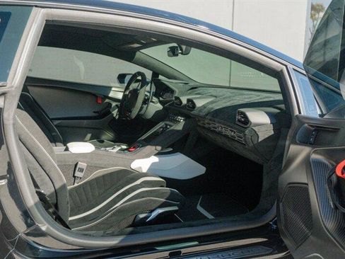 Used 2021 Lamborghini Huracan STO image 58