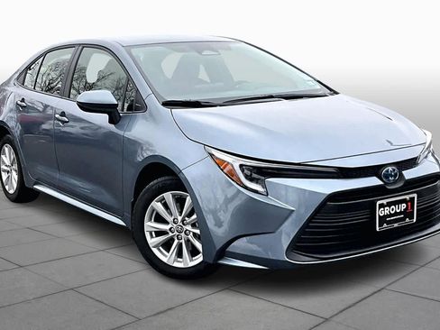 Certified 2024 Toyota Corolla LE w/ LE Convenience Package image 3