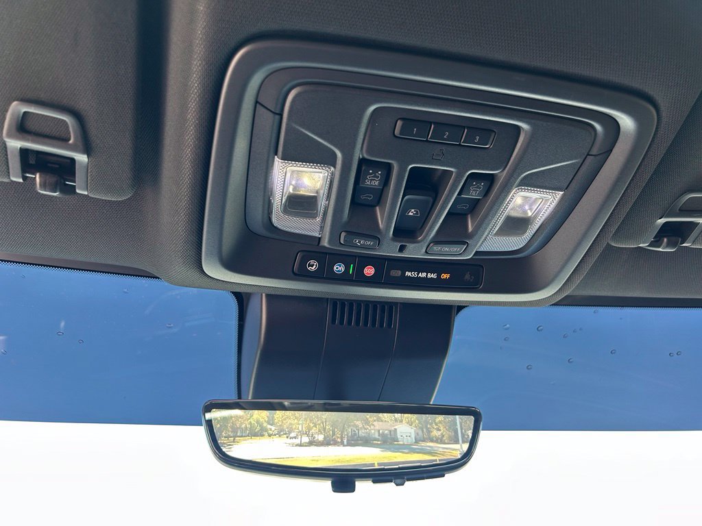 Used 2025 Chevrolet Silverado 3500 High Country w/ Technology Package AWD/4WD image 25