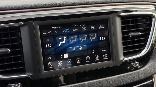 Used 2019 Chrysler Pacifica Touring-L FWD image 31