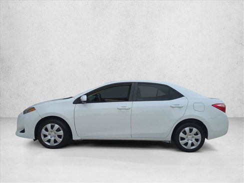 Certified 2017 Toyota Corolla LE FWD image 9