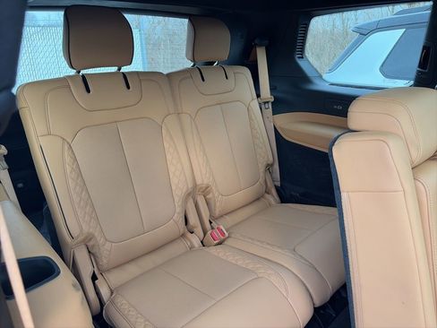 Used 2024 Jeep Grand Cherokee L Summit image 11