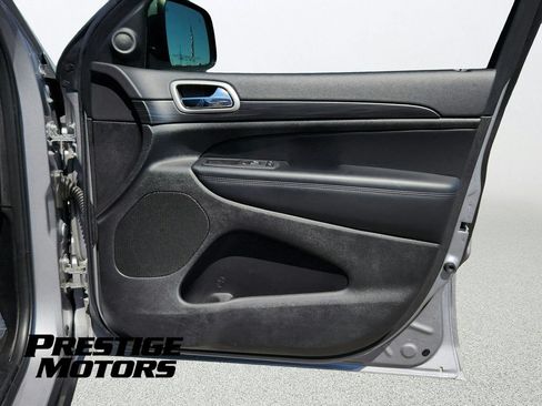 Used 2021 Jeep Grand Cherokee Laredo X AWD/4WD image 27