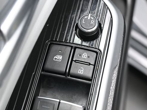 Certified 2025 Toyota Sienna XSE w/ XSE Plus Package image 12