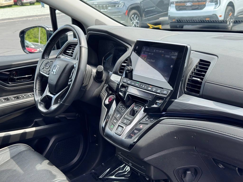Used 2023 Honda Odyssey Elite image 5