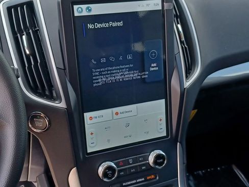 Used 2024 Ford Edge SE image 25