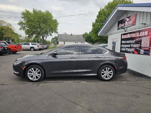Used 2016 Chrysler 200 Limited w/ Convenience Group FWD image 6