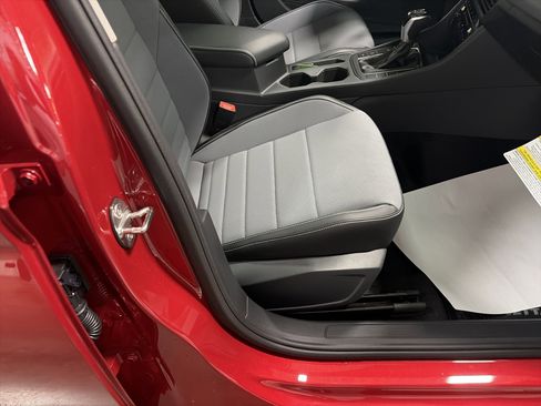 New 2026 Volkswagen Jetta SE image 32