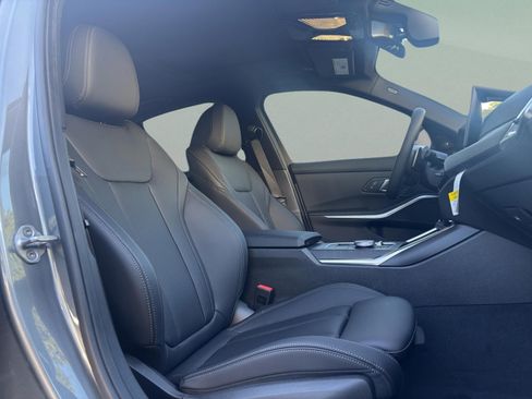 Used 2026 BMW 330i Sedan w/ Premium Package image 23