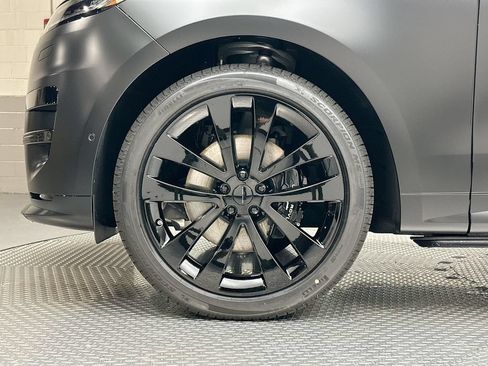 New 2026 Land Rover Range Rover Sport Dynamic SE AWD/4WD image 13