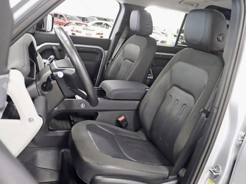 Used 2020 Land Rover Defender 110 First Edition image 28