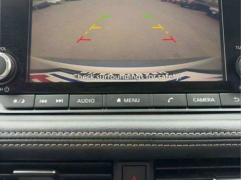 Used 2023 Nissan Rogue SV image 22