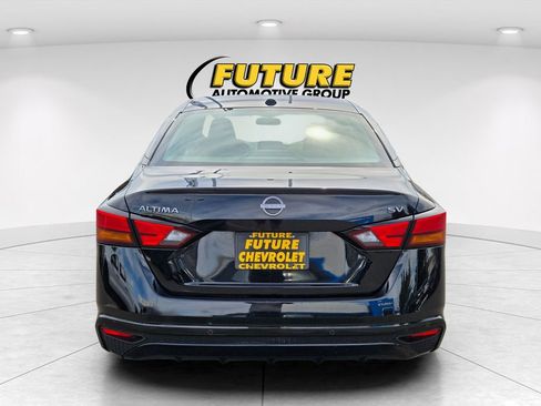 Used 2024 Nissan Altima 2.5 SV image 5
